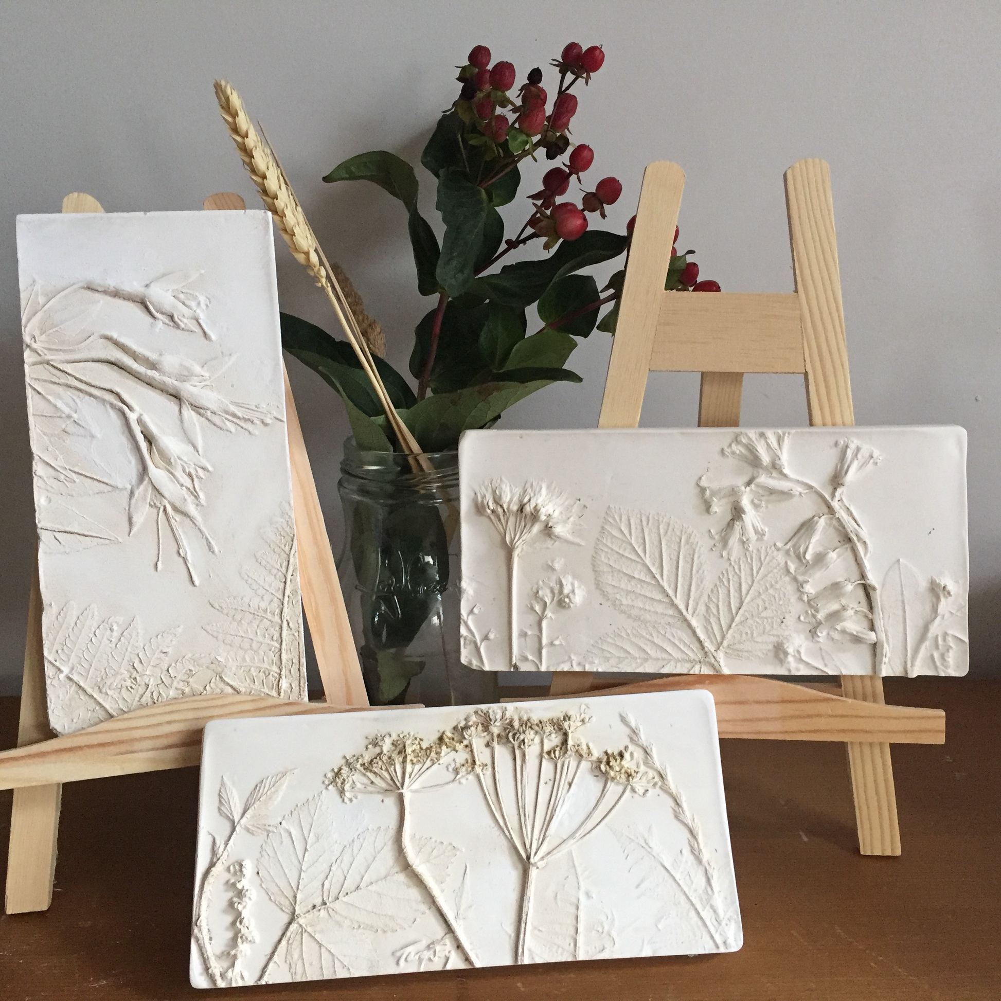Flower Plaster Tile Casting with Ceramic Xmas Decorations - Date: 2nd November 2pm-5pm - Joy Impressions