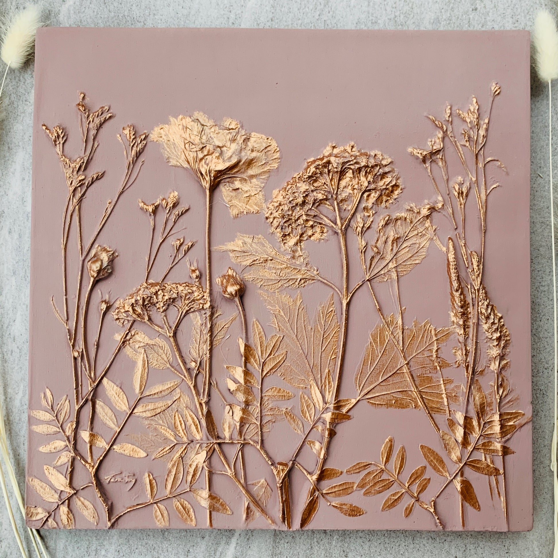 Botanical Cast - Dusky Pink and Bronze Hightlights - Close Up