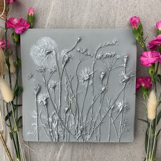 Meadow Botanical Cast - 21cm Grey & Silver